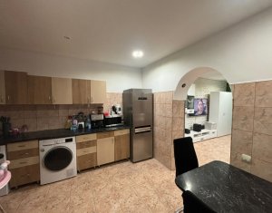 Apartament la casa in zona Andrei Muresanu, 2 camere, 60mp, decomandat