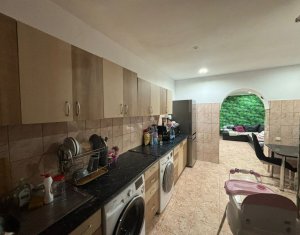 Apartament la casa in zona Andrei Muresanu, 2 camere, 60mp, decomandat