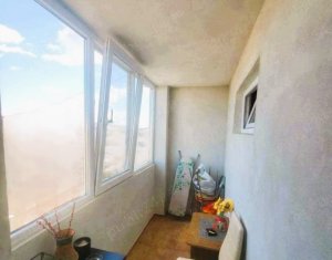 Apartament decomandat cu 3 camere, spatios si luminos, bine intretinut