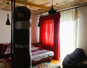 Apartament decomandat cu 3 camere, spatios si luminos, bine intretinut
