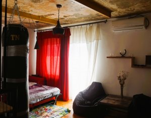 Apartament decomandat cu 3 camere, spatios si luminos, bine intretinut