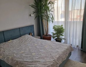 Apartament de 3 camere cu 3 balcoane si parcare privata