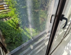 Apartament cu 3 camere cu gradina, garaj subteran, zona Campului, Manastur