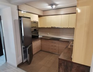Apartament cu 3 camere cu gradina, garaj subteran, zona Campului, Manastur