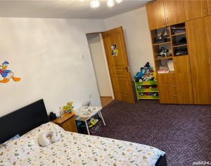 Apartament 3 camere, situat in Floresti, zona Teilor