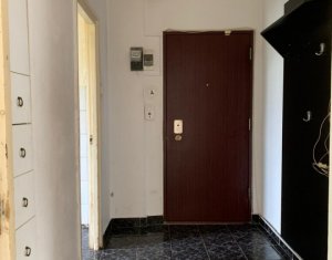 Apartament cu 4 camere, situat la etajul 3, Manastur, strada Primaverii