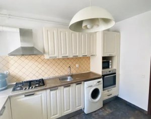 Apartament decomandat, 3 camere, 80mp, parcare cu CF, Floresti
