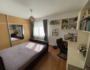Apartament decomandat, 3 camere, 80mp, parcare cu CF, Floresti