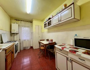 Apartament 3 camere decomandat, Pod Calvaria