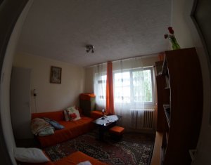 Apartament cu 4 camere decomandat scoala Ion Creanga
