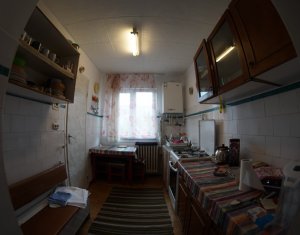 Apartament cu 4 camere decomandat scoala Ion Creanga