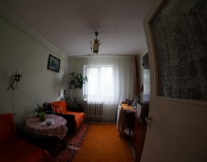 Apartament cu 4 camere decomandat scoala Ion Creanga