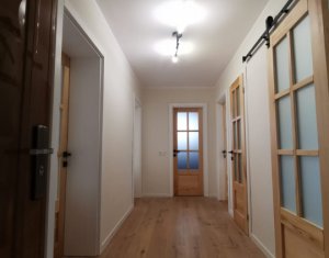  Apartament 4 camere decomandate, renovat