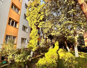  Apartament 4 camere decomandate, renovat