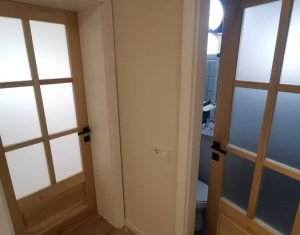  Apartament 4 camere decomandate, renovat