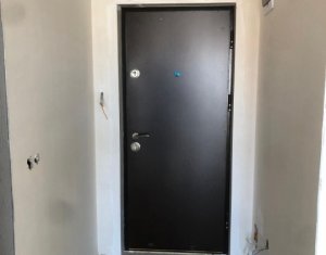 Apartment 3 rooms for sale in Floresti
