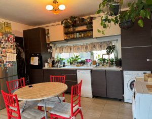 Apartament 3 camere mobilat, etaj 2, zona Eroilor, Floresti