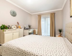 Apartament modern, 3 camere, 2 bai, parcare, 75 mp, zona Borhanci