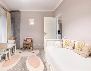 Apartament modern, 3 camere, 2 bai, parcare, 75 mp, zona Borhanci