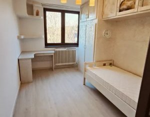 Apartament 3 camere, Plopilor, zona Platinia, renovat recent, bloc caramida