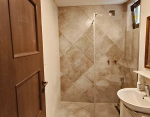 Apartament 3 camere, Plopilor, zona Platinia, renovat recent, bloc caramida