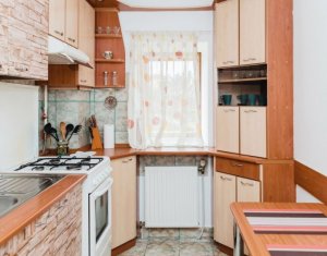 GHEORGHENI - Vanzare Apartament 3 camere, renovat, 60 mp, +boxa, +balcon