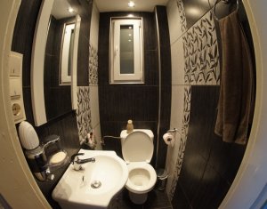 Apartament 3 camere, confort sporit, etaj intermediar, zona Horea