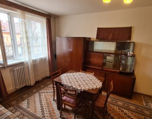 Apartament 2 camere, zona Garii, etaj 3, finisaje clasice ! 