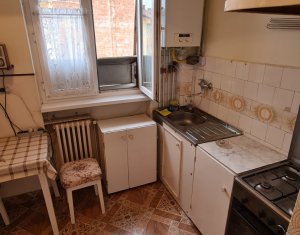 Apartament 2 camere, zona Garii, etaj 3, finisaje clasice ! 
