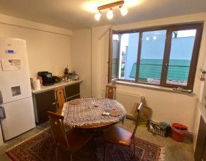 Apartament 3 camere in imobil tip vila, Zona Pasapoarte - Piata Cipariu !