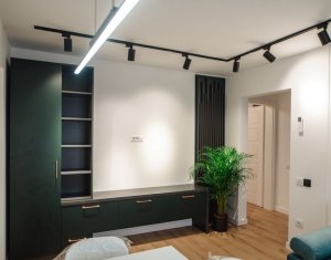 Sale apartment 4 rooms in Cluj-napoca, zone Manastur