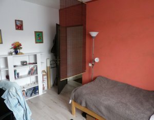 Apartament cu 3 camere spatios  finisat, mobilat, utilat, parcare, Florești