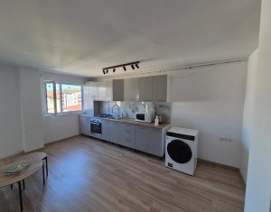 Sale apartment 2 rooms in Floresti