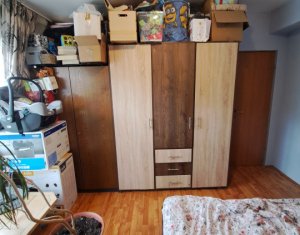 Apartament cu doua camere + balcon, strada Stejarului, Floresti