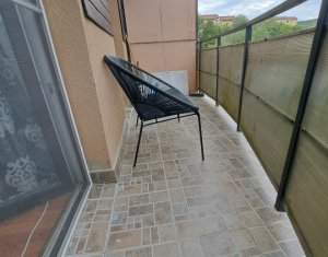 Apartament cu doua camere + balcon, strada Stejarului, Floresti