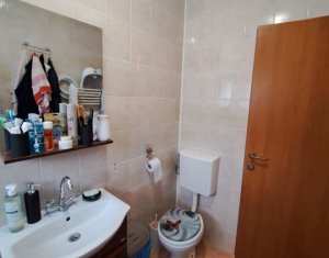 Apartament cu doua camere + balcon, strada Stejarului, Floresti