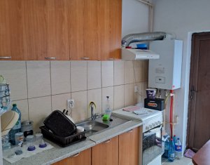 Apartament cu doua camere + balcon, strada Stejarului, Floresti