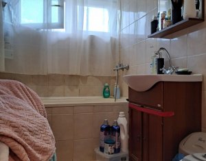 Apartament cu doua camere + balcon, strada Stejarului, Floresti