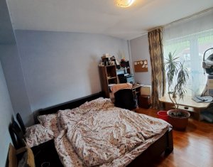 Apartament cu doua camere + balcon, strada Stejarului, Floresti