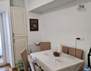 Apartament 2 camere decomandate,Observatorului,2 balcoane, etaj intermediar, pod