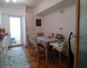 Apartament 2 camere decomandate,Observatorului,2 balcoane, etaj intermediar, pod