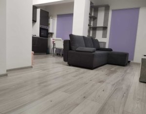 Vanzare apartament 3 camere in Floresti