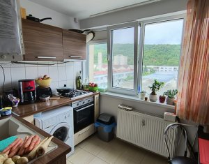 Apartament 3 camere, finisat modern, zona Scoala Generala O.Ghibu