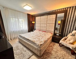 Apartament 4 camere decomandate, 2 balcoane, etaj unu, zona Agricultorilor
