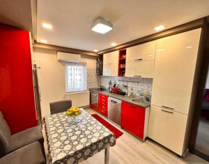 Apartament 4 camere decomandate, 2 balcoane, etaj unu, zona Agricultorilor