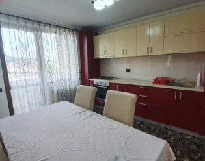 Apartament cu 3 camere, zona Sesul de Sus