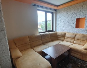 Apartament cu 3 camere, zona Sesul de Sus