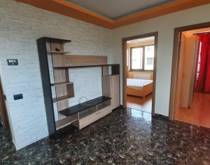 Apartament cu 3 camere, zona Sesul de Sus