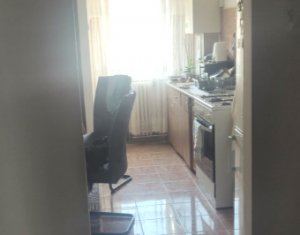 Apartament 3 camere, etaj intermediar, 2 bai, Calea Floresti