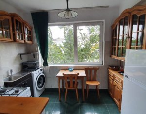 Apartament cu doua camere,  zona Cinema Florin Piersic